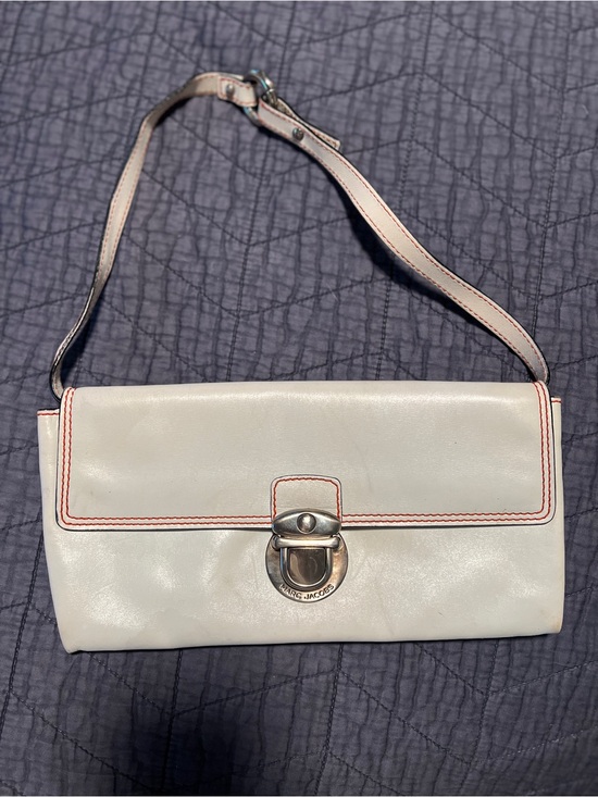 Marc Jacobs Handbags - Marc Jacobs Cream Leather Shoulder Clutch